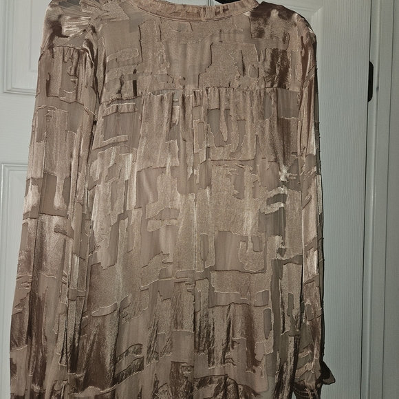 White House Black Market Beige Patterned Blouse - Picture 2 of 2